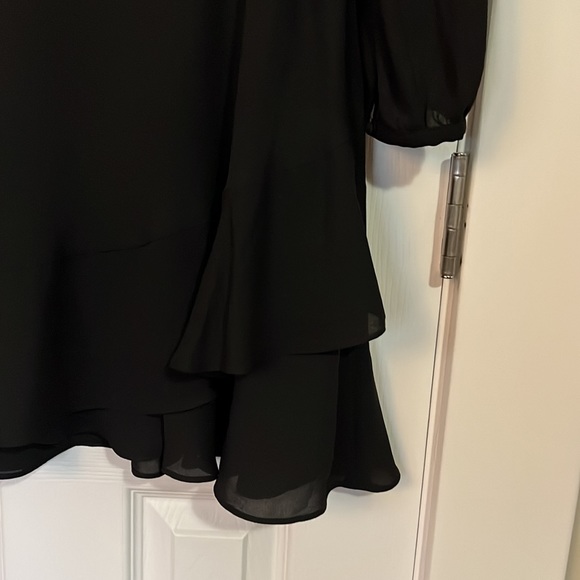 Black Long Sleeved Dress - Picture 5 of 9